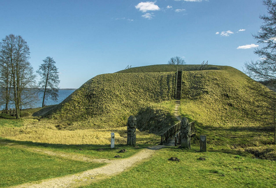 Prelomčiškių piliakalnis