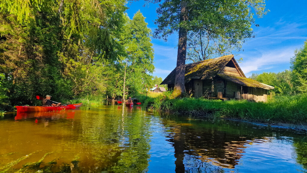 Pirtelė ant Kertuojos kranto