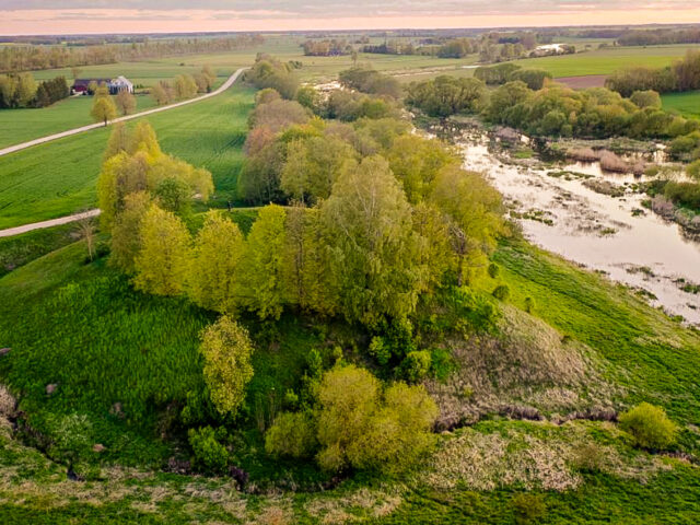 Šimonių piliakalnis: prakeiktas pono kapas