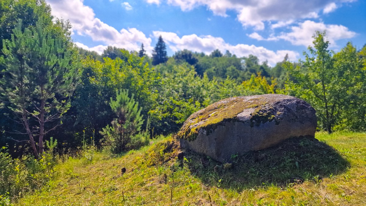 Akmuo vadinamas Velnio akmeniu