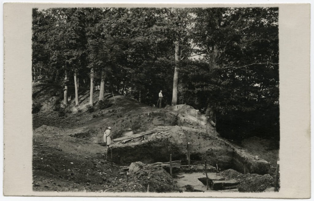 Apuolės piliakalnio fotografijos