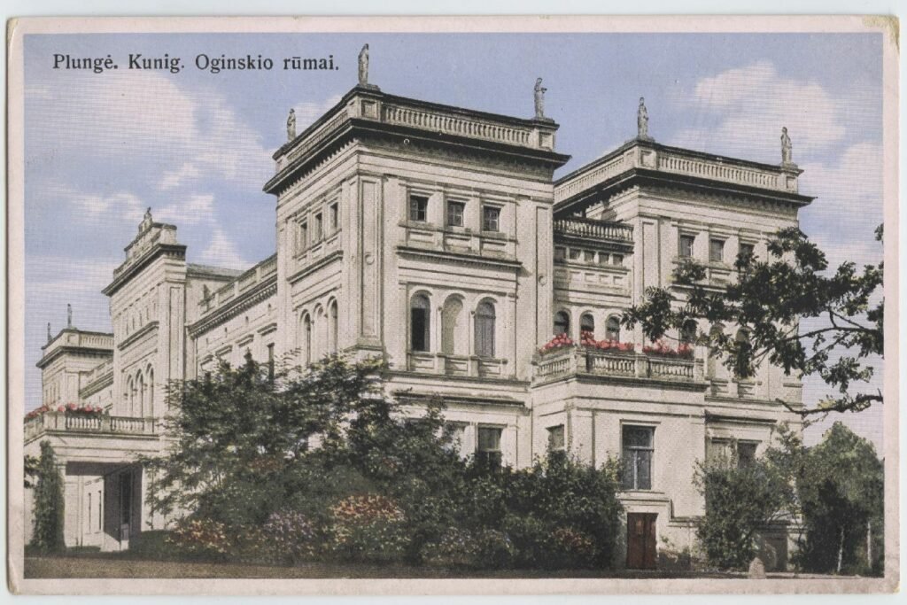 Plungė. Kunig. Oginskio rūmai.