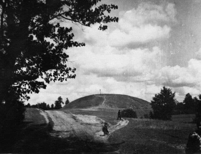 Akvieriškės piliakalnis