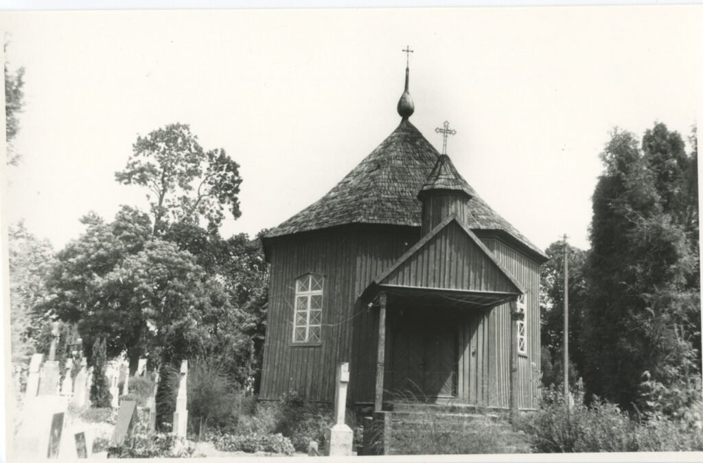 Koplyčia Kulių kapinėse.