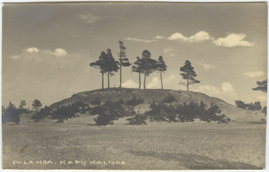 Palanga. Kapų kalnas.[Naglio kalnas] 