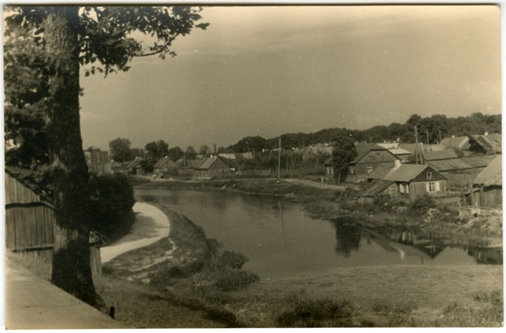 Žagarė. Naujosios Žagarės panorama ir Švėtės upės slėnis nuo Senosios Žagarės katalikų bažnyčios