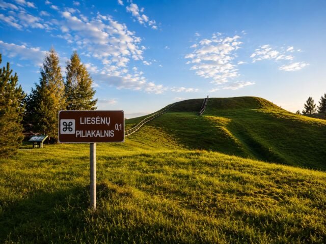 Liesėnų piliakalnis – istorinis Aukštaitijos kraštovaizdžio paminklas