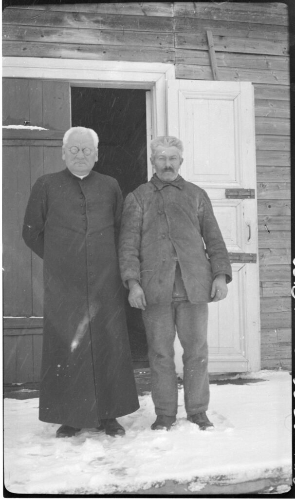 Klebonas Tamoševičius su Kražių skerdynių dalyviu
