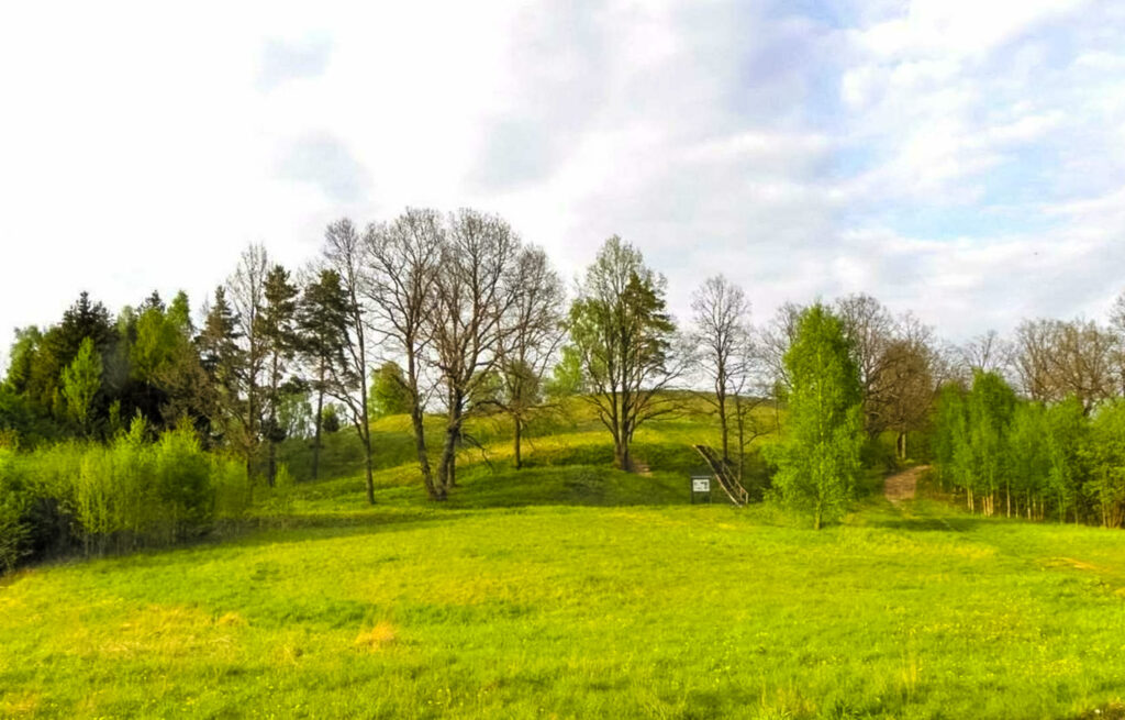 Kubilių piliakalnis – Birutės kalnas prie Dubysos ir Gryžuvos santakos